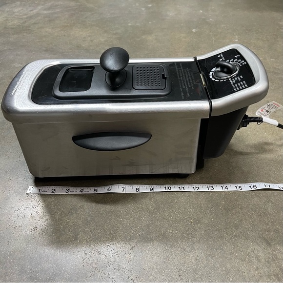 Farberware Stainless Steel 2.5L Deep Fryer - Picture 10 of 11